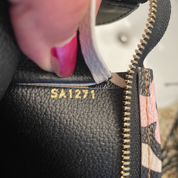 Louis Vuitton Toiletry 26 Pochette Wild at Heart, NWT - Picture 8 of 9